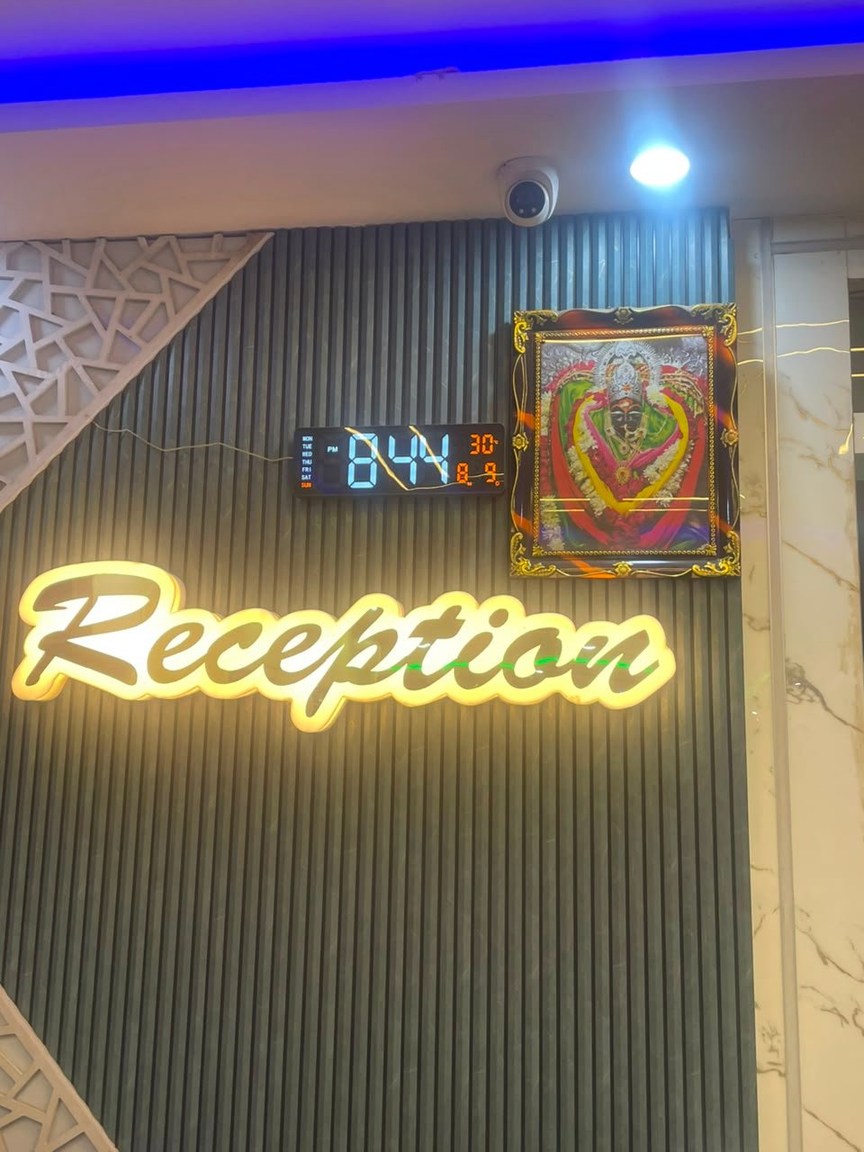Hotel Imperial Bihta reception area
